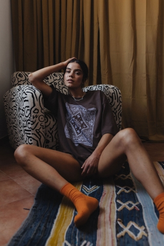 t-shirt | paisley | mokka